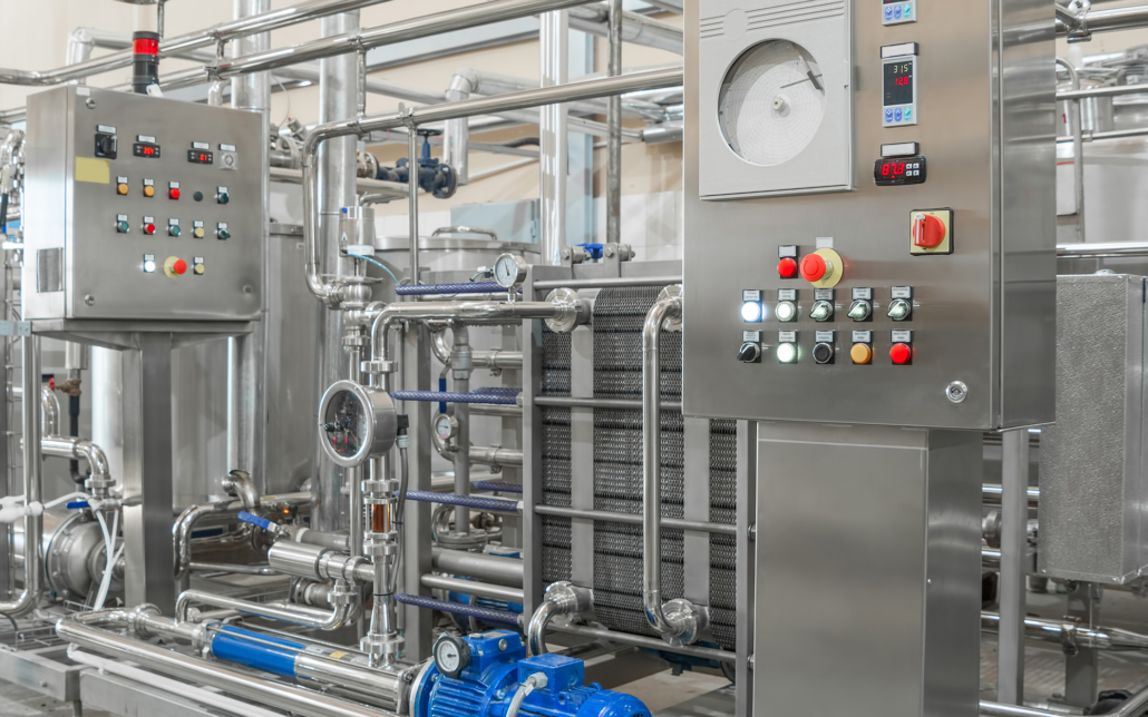 Factory and industrial production plant for the manufacture of beverages